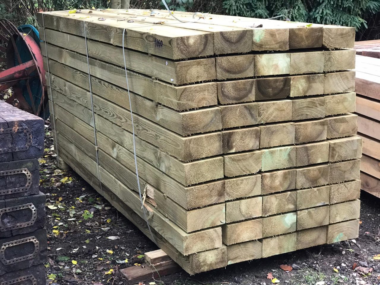 RAILWAY SLEEPERS GREEN - 100 x 200 x 2400mm main image 1